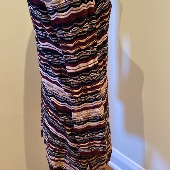 CLOSET CLEAR OUT White House Black Market multi coloured tunic - Picture 2 of 4